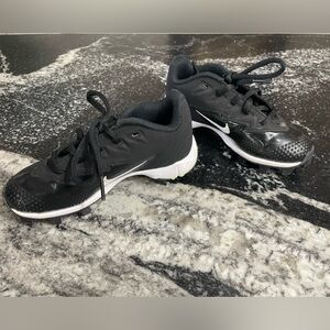 Nike Cleats Boys Size 10 1/2